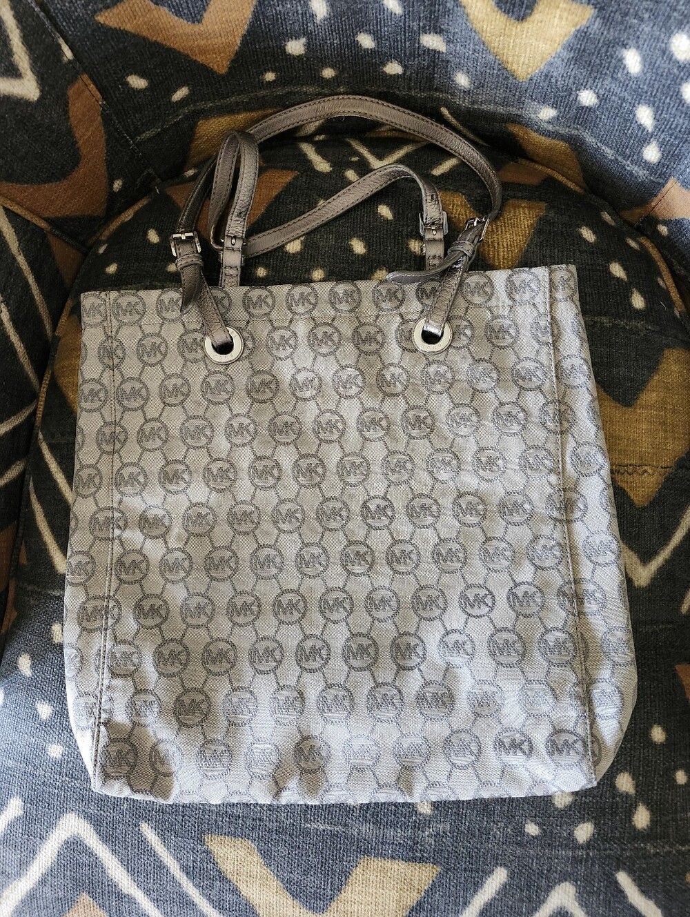 Micheal Kors Jetset Tote Silver Glitter Monogram Grey Gunmetal Large Retail 198 - Picture 3 of 8
